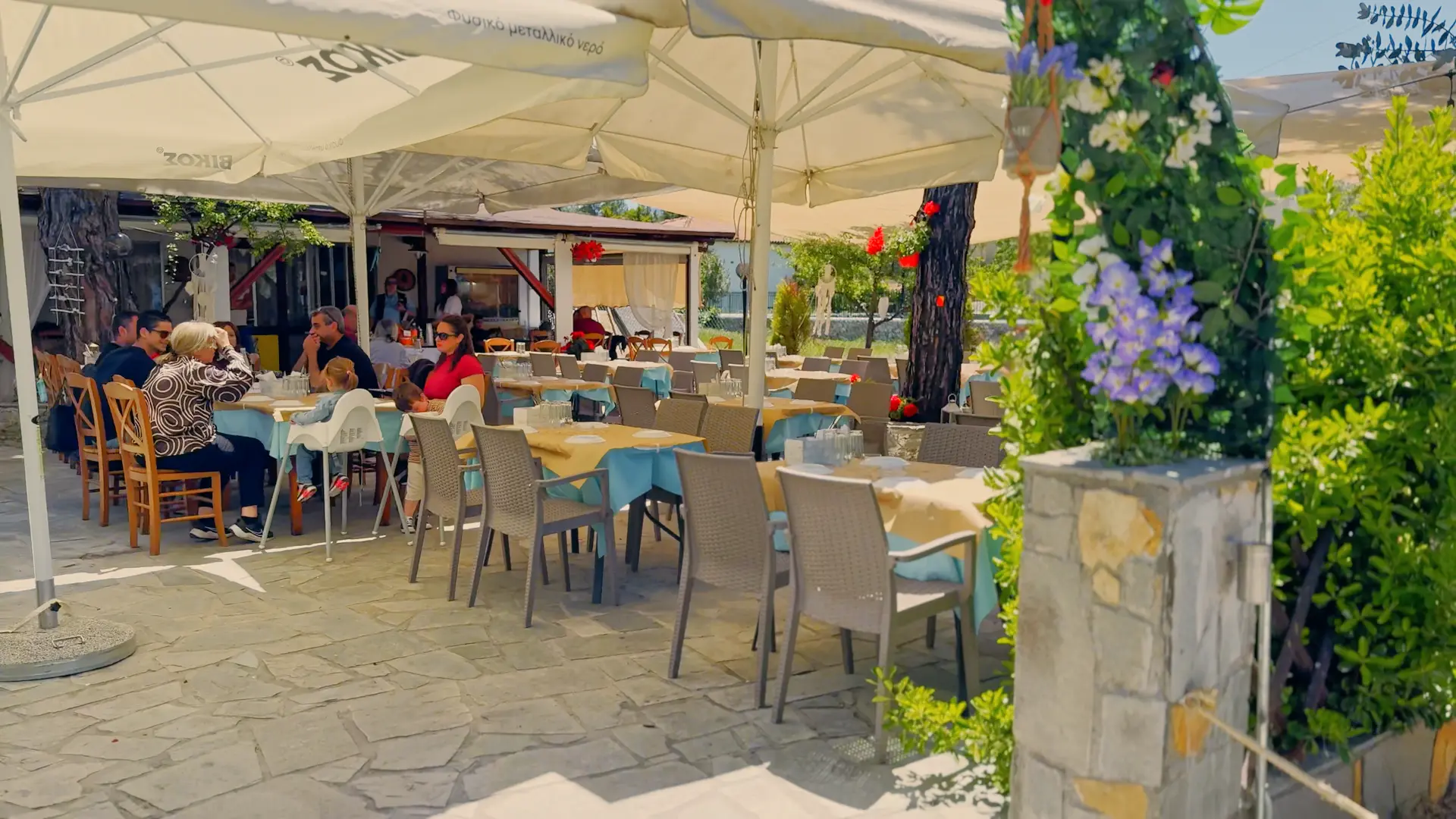 Karibou Tavern