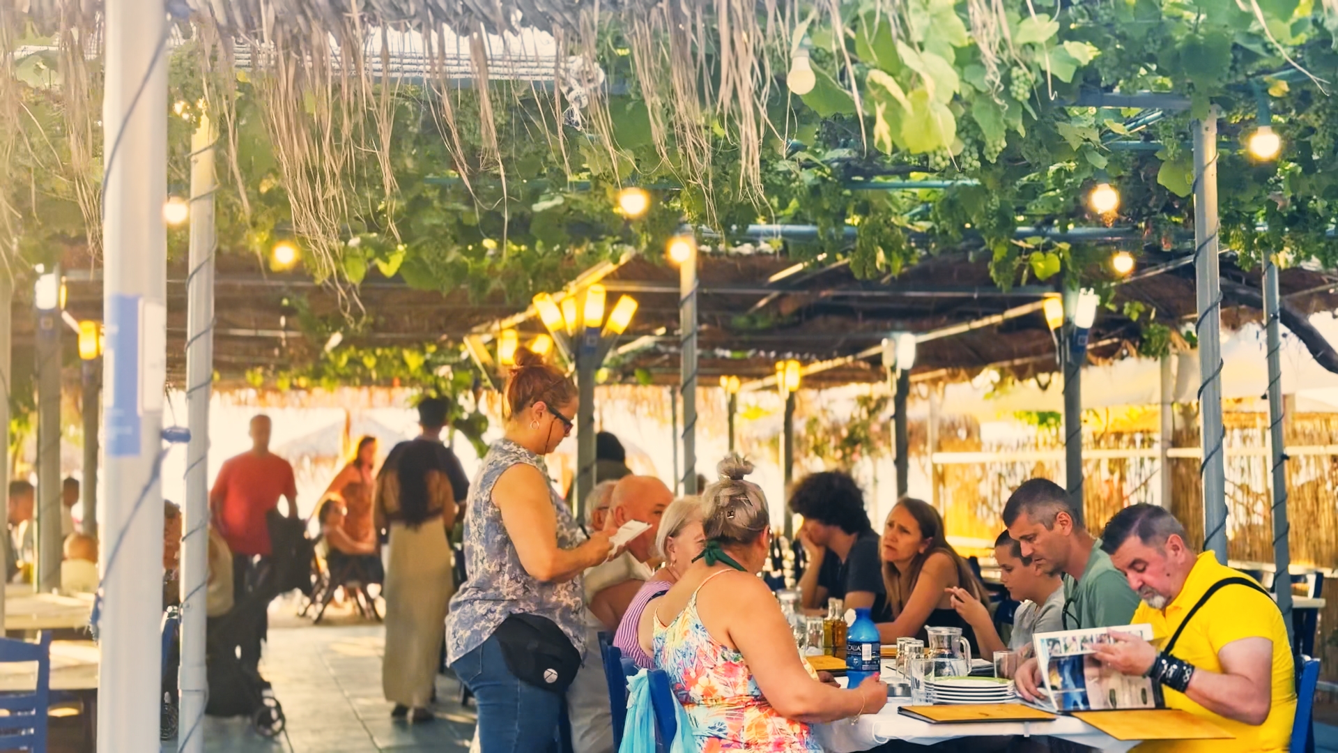 Sakis Tavern